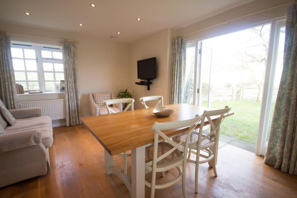 Luxury Barn With Tennis Court In South Downs National Park Villa Chichester Kültér fotó